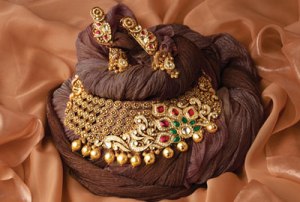 Chennai Kerala's bride  bridal marriage wedding traditional malayalee very heavy gold jewellery